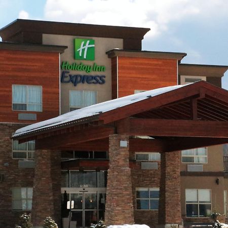 Holiday Inn Express Golden-Kicking Horse By Ihg Ngoại thất bức ảnh