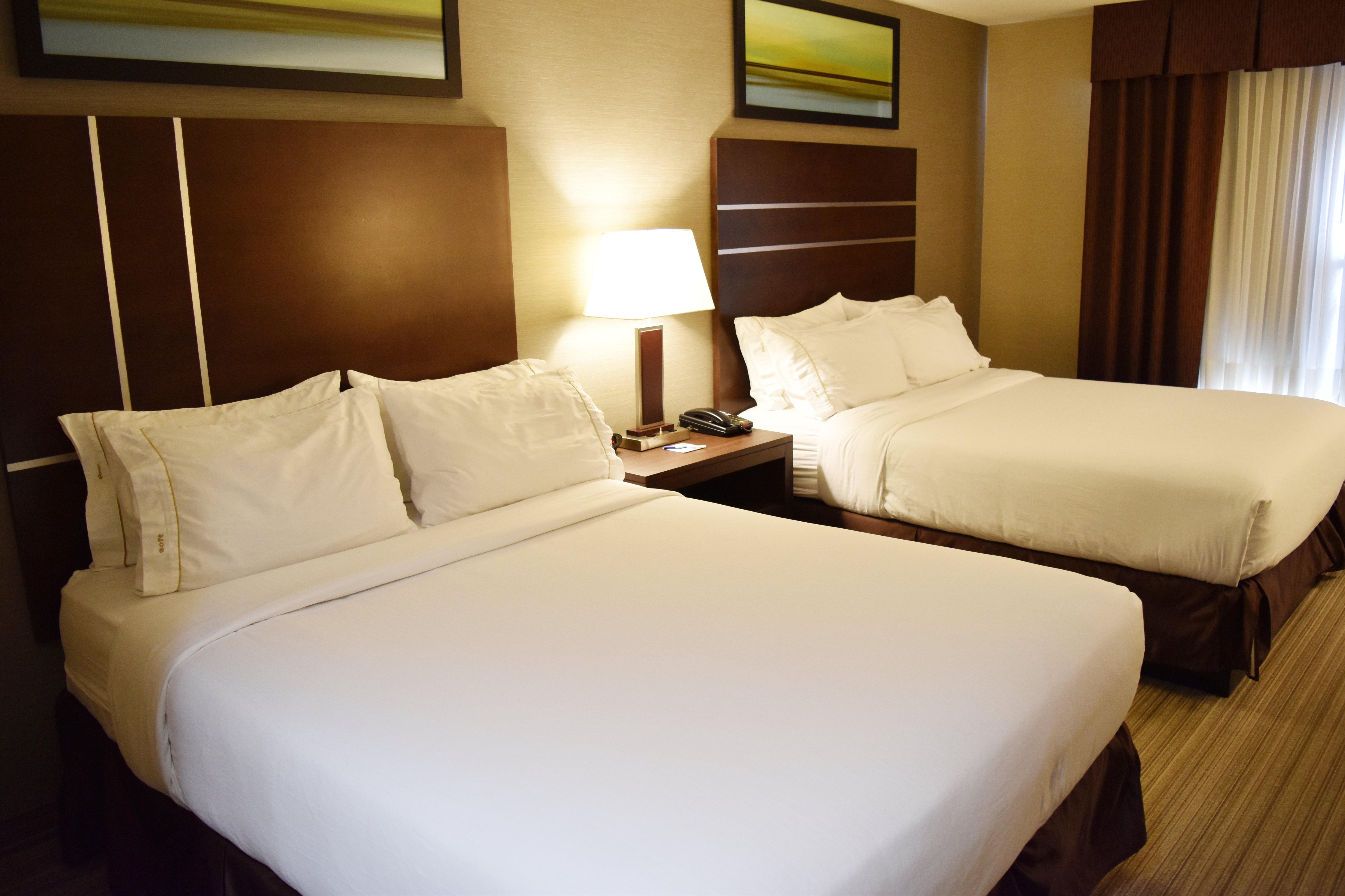 Holiday Inn Express Golden-Kicking Horse By Ihg Ngoại thất bức ảnh