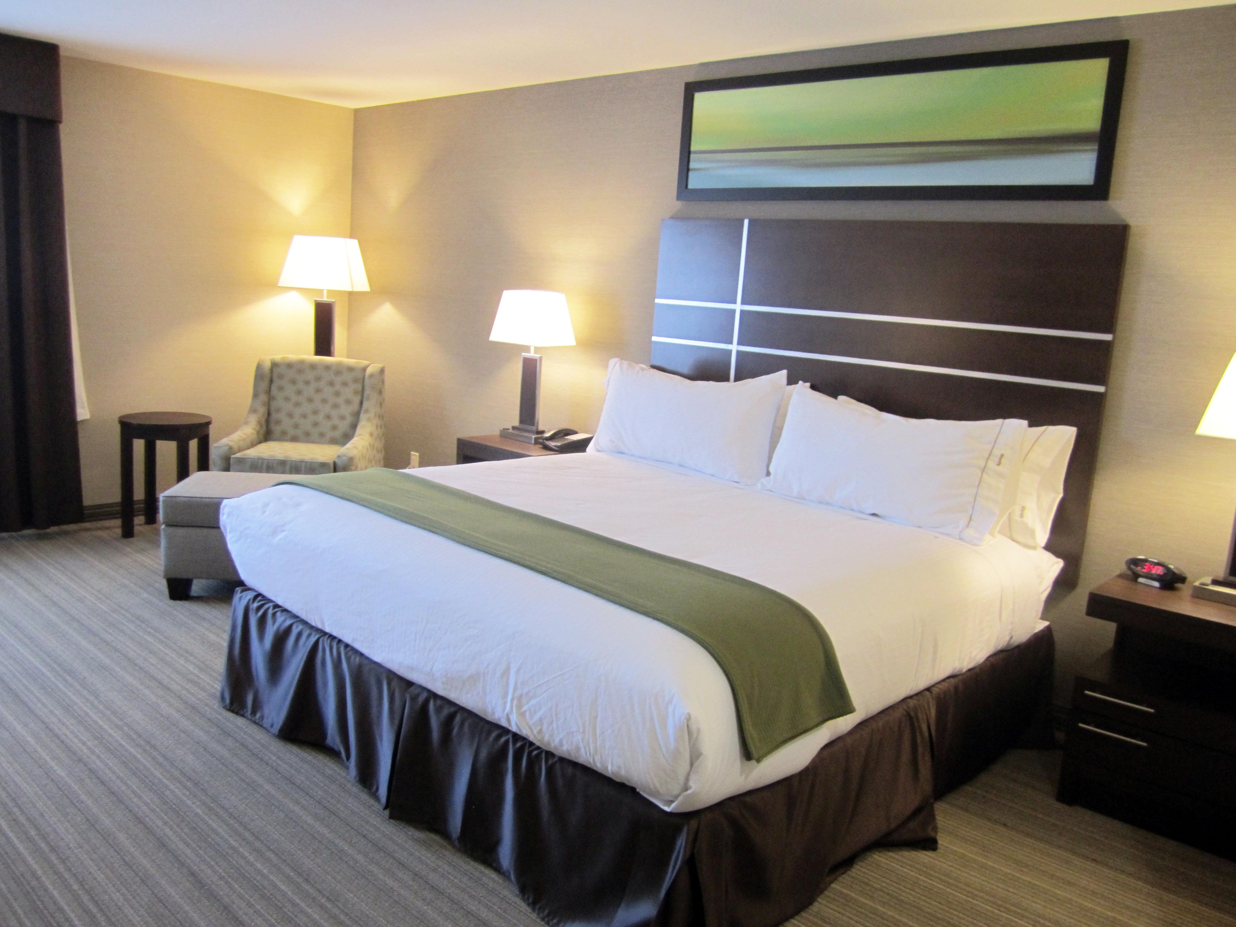 Holiday Inn Express Golden-Kicking Horse By Ihg Ngoại thất bức ảnh