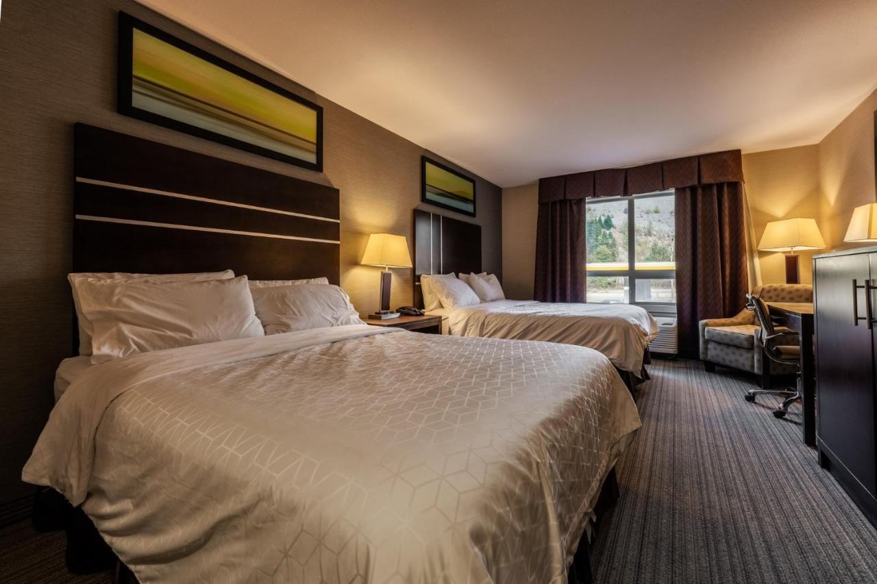 Holiday Inn Express Golden-Kicking Horse By Ihg Ngoại thất bức ảnh