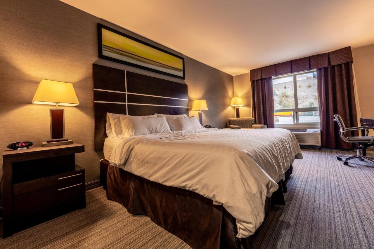 Holiday Inn Express Golden-Kicking Horse By Ihg Ngoại thất bức ảnh