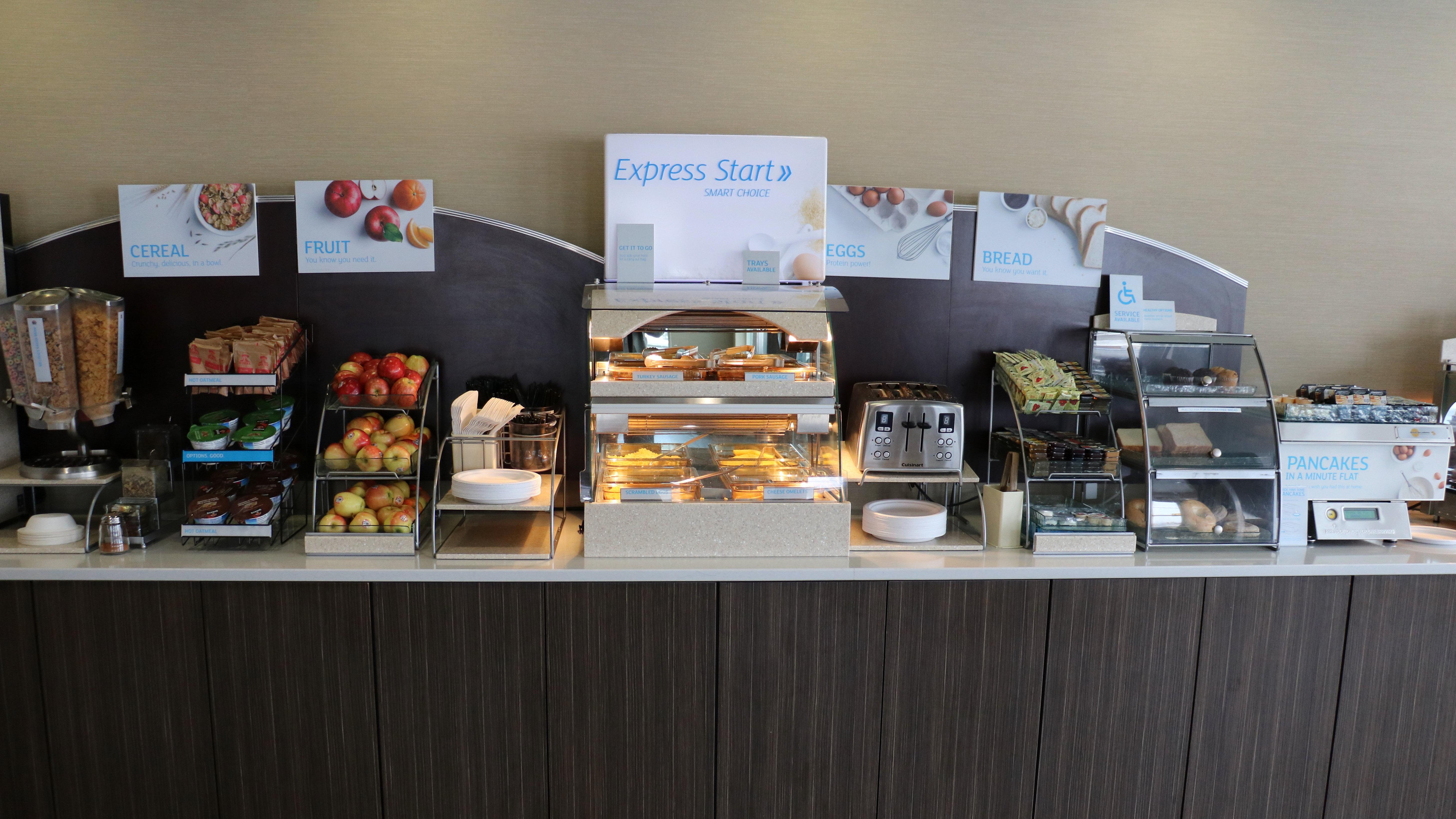 Holiday Inn Express Golden-Kicking Horse By Ihg Ngoại thất bức ảnh