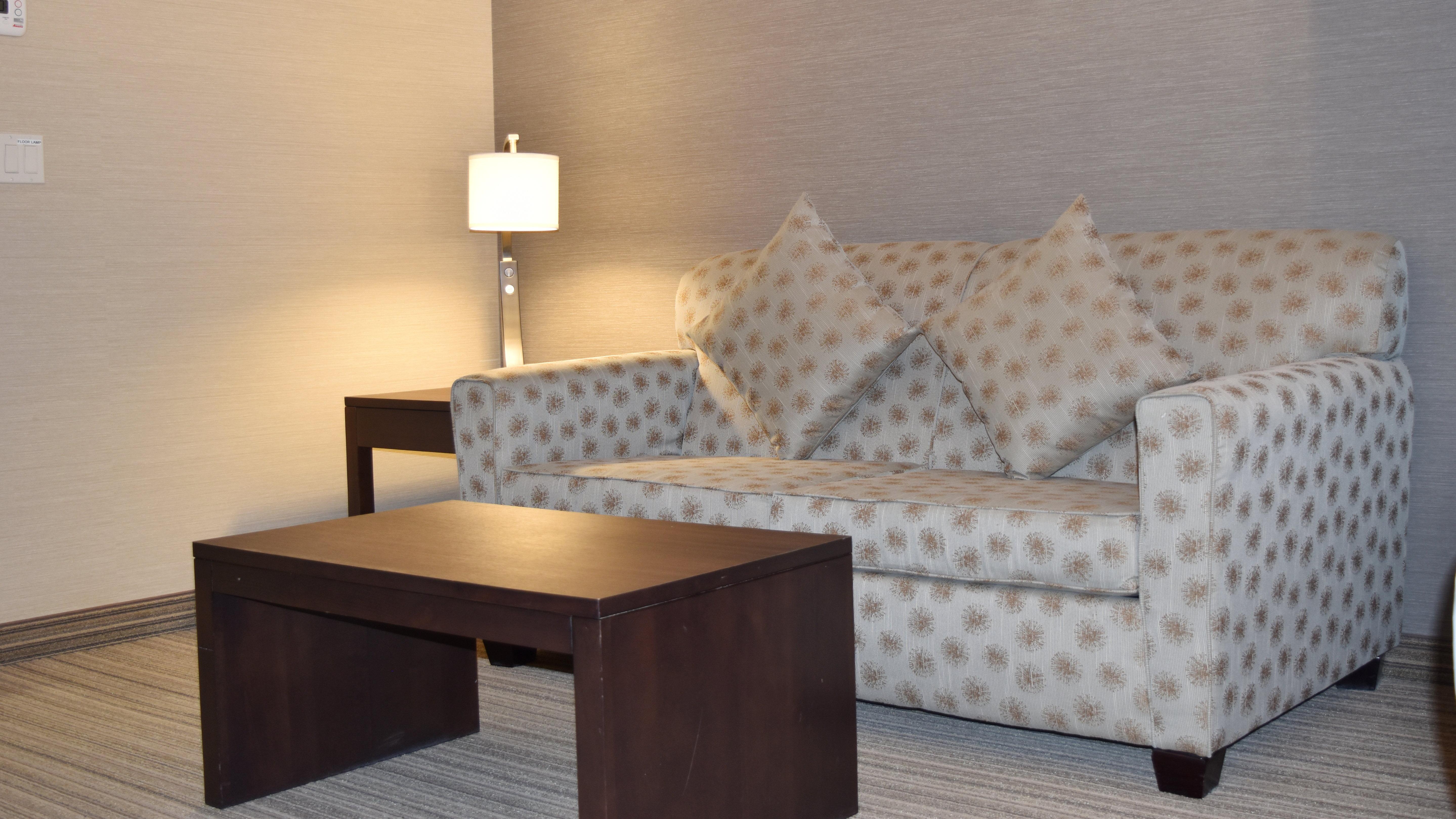 Holiday Inn Express Golden-Kicking Horse By Ihg Ngoại thất bức ảnh