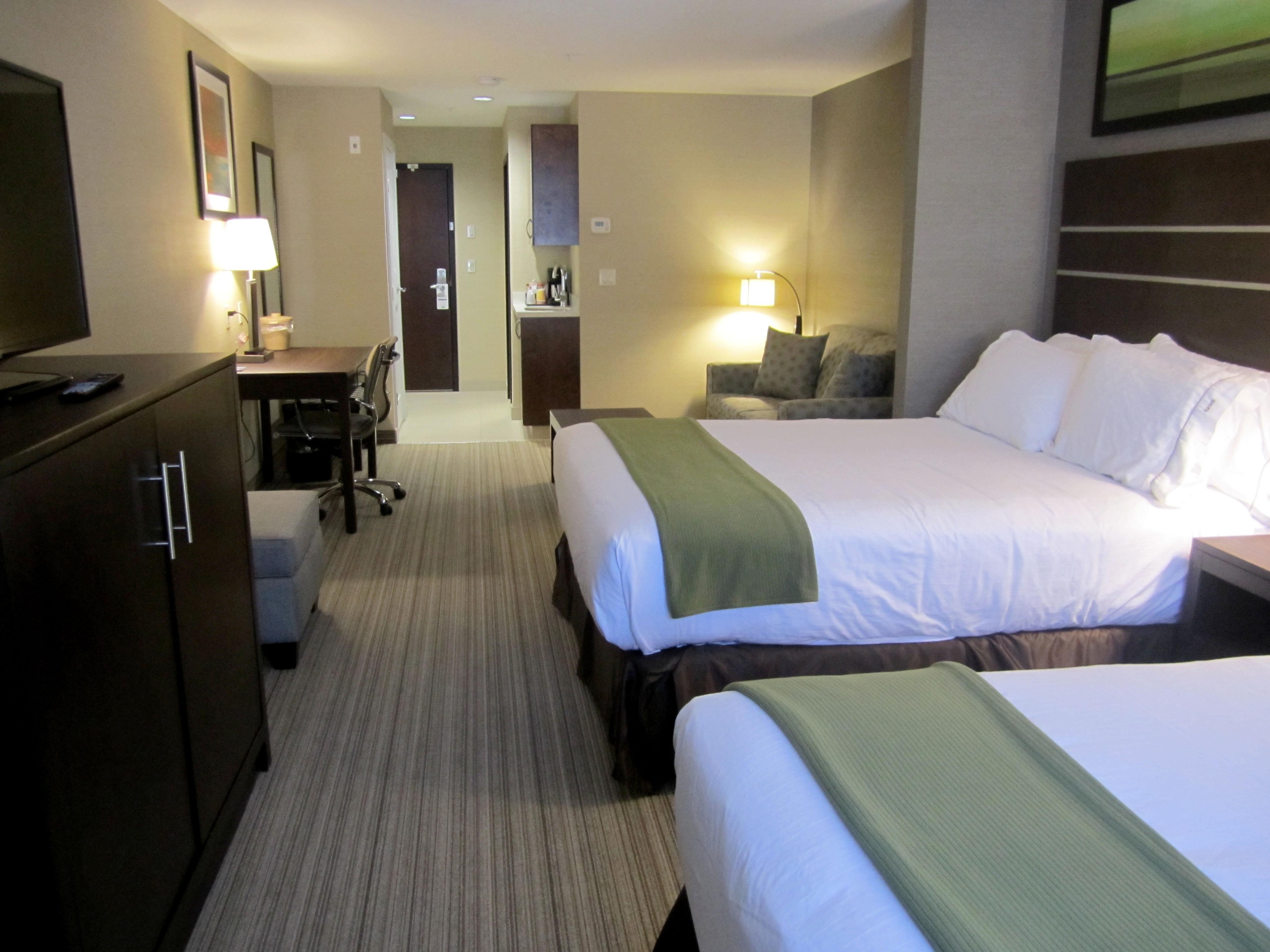 Holiday Inn Express Golden-Kicking Horse By Ihg Ngoại thất bức ảnh