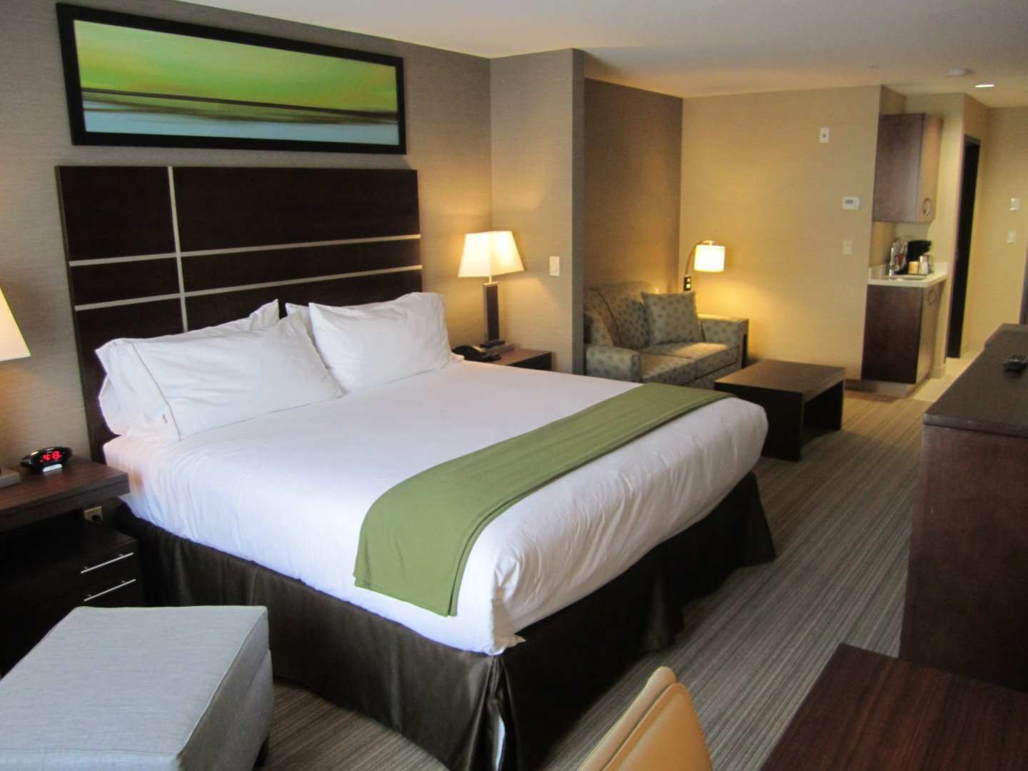 Holiday Inn Express Golden-Kicking Horse By Ihg Ngoại thất bức ảnh